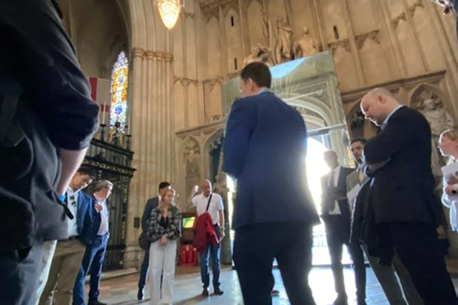 Westminster Abbey Guided Tour with Optional London Eye + Refreshment, London