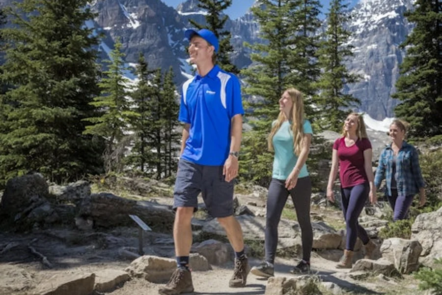 Lake Louise & Moraine Lake: Guided Tour, Banff
