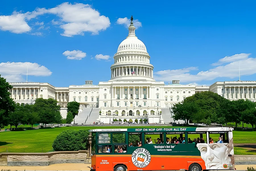 Old Town Trolley: Washington DC Hop-on Hop-off Bus Tour, Washington DC