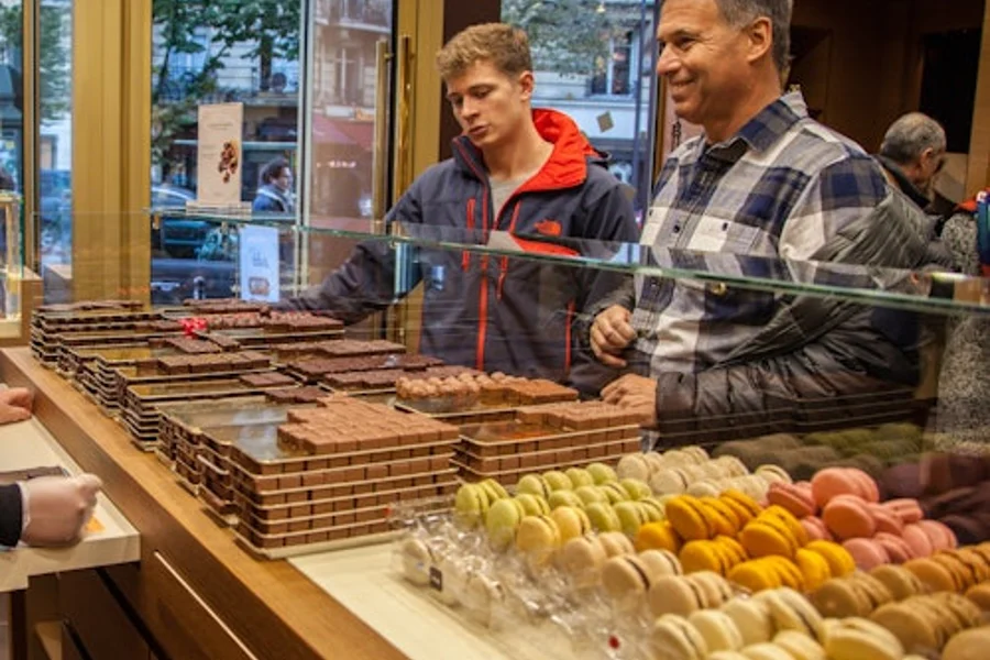 Paris: Saint-Germain-des-Prés Pastry & Chocolate Guided Tasting Tour, Paris