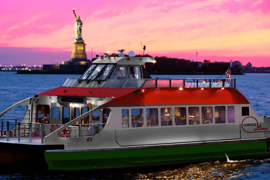 اسٹیچو آف لبرٹی غروب آفتاب کروز, at Statue of Liberty, New York