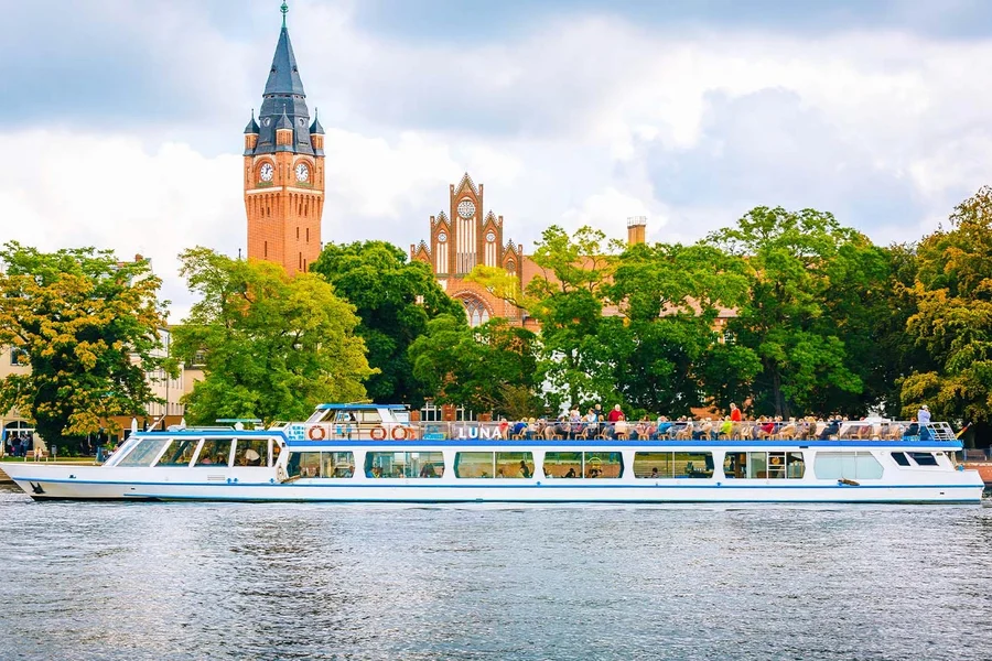 Pelayaran Seru 3 Jam ke Danau Müggelsee dari Berlin-Treptow, at Hafen Treptow, Berlin