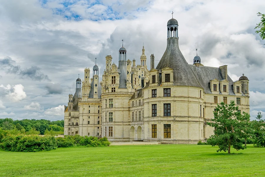 From Tours or Amboise: Chambord and Chenonceau Castle Guided Tour, Loire Valley