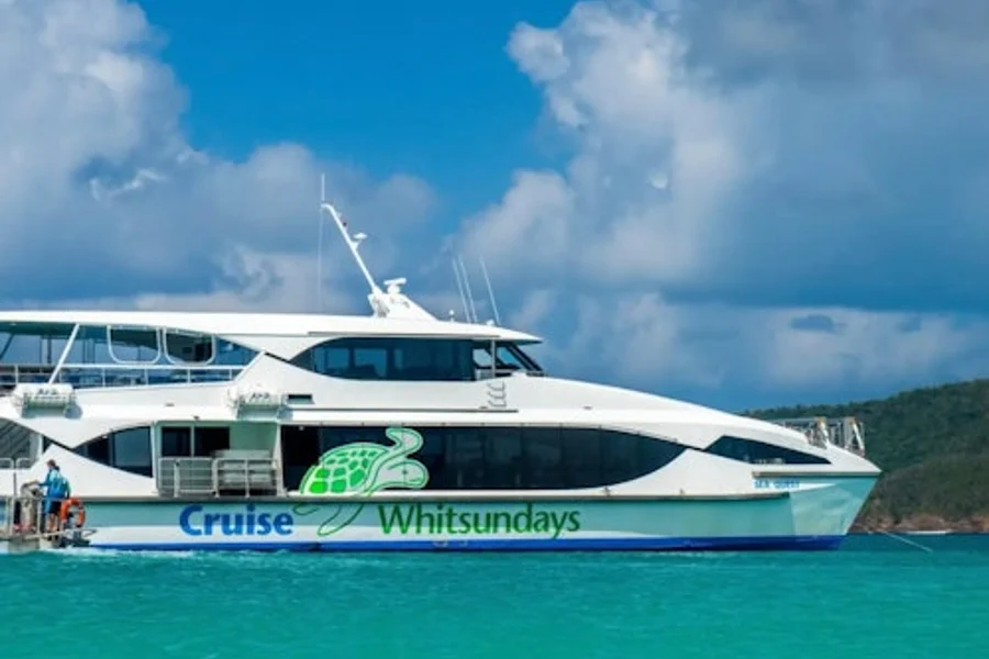 Whitehaven Beach: Cruise from Airlie Beach + Hill Inlet Guided Tour + BBQ, Airlie Beach