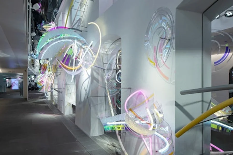 Swarovski Crystal Worlds Store Innsbruck: Guided Tour + Drink, Innsbruck