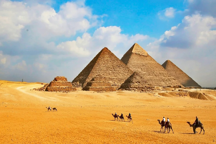 Half-Day Guided Tour of Giza Pyramids & Sphinx with Hotel Transfers, Cairo