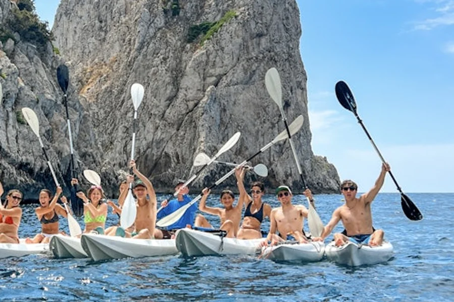 סיור קיאקים בקאפרי: מערות וחופים, Capri