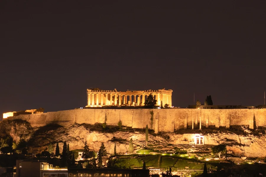 Autobús Gran: Tour Nocturn per Atenes, at Leof. Vasilisis Amalias 13, Athina 105 57, Greece, Athens