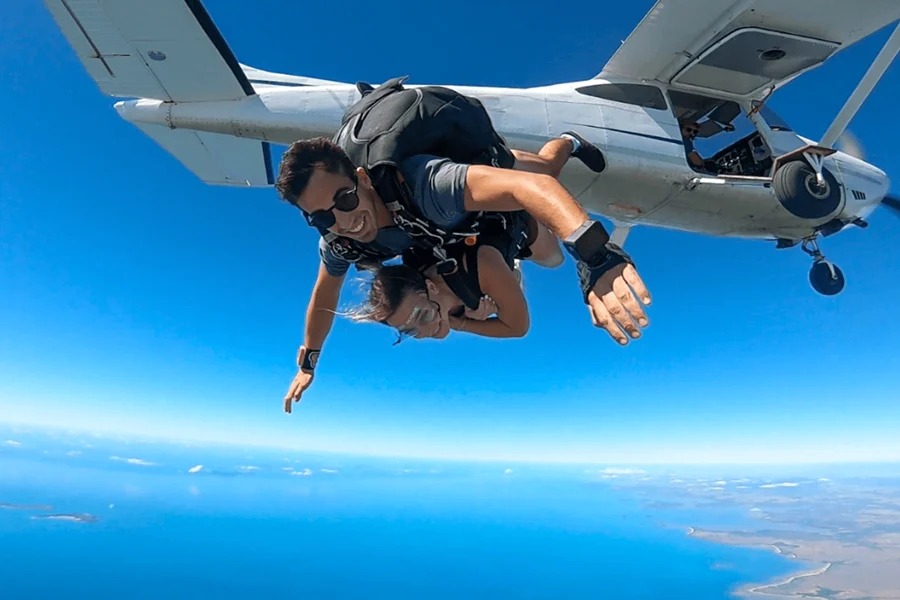 Airlie Beach Tandem Skydive with Beach Landing, Whitsundays