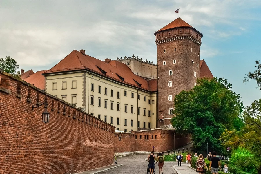 Wawel Hill: Surroundings Tour with Audio Guide, Krakow