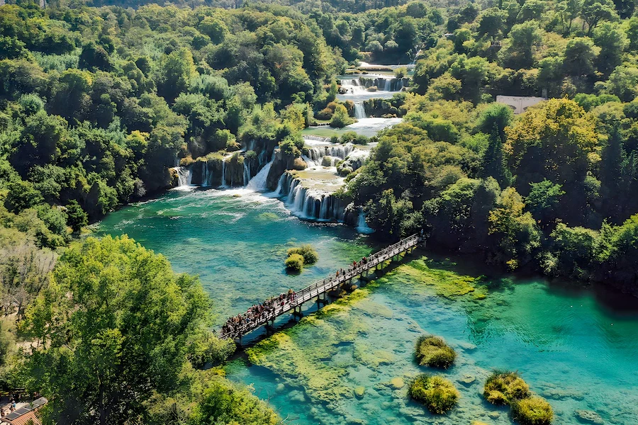 Mula sa Split: Buong Araw na Gabay na Paglalakbay sa Krka National Park na may Sakay ng Bangka at Pagtikim ng Alak, at Maruliceva 4, Split
