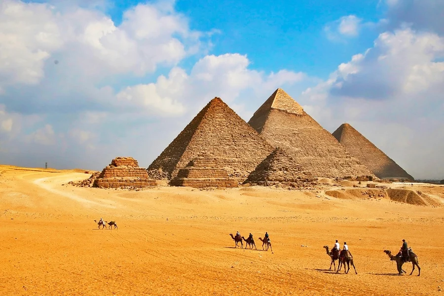 Half-Day Guided Tour of Giza Pyramids & Sphinx with Hotel Transfers, Cairo