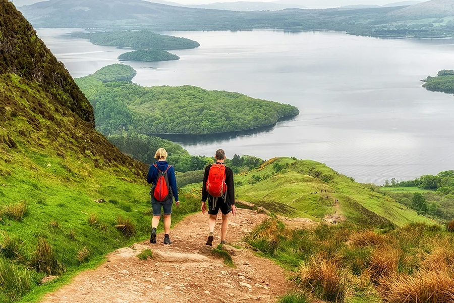 From Edinburgh: Loch Lomond, Stirling Castle & Kelpies Day Trip, Edinburgh