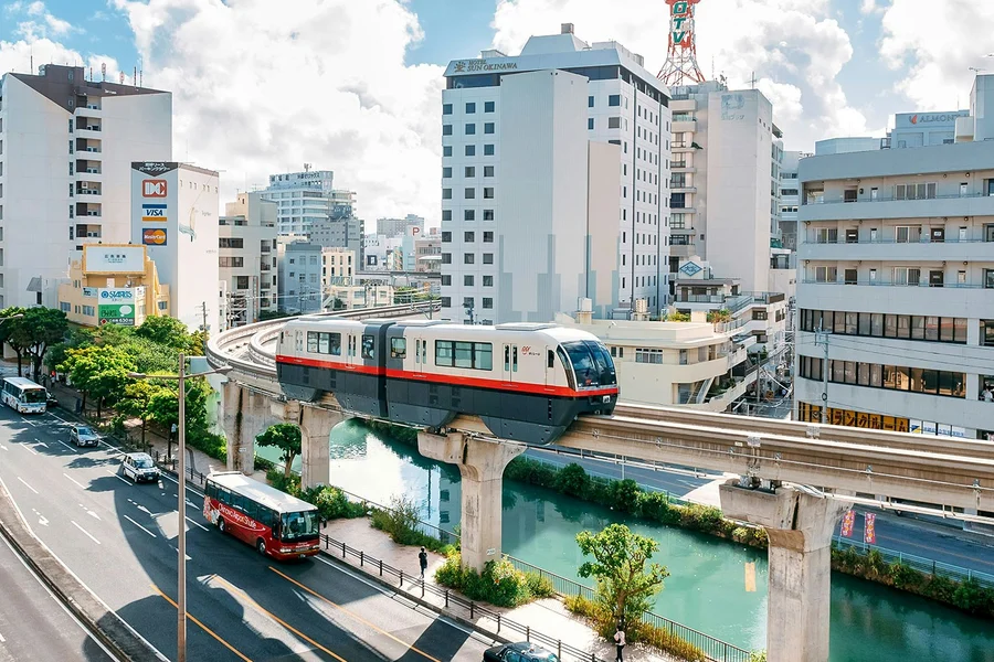 1-Day Yui Rail Pass with Shopping Coupon: Okinawa, Okinawa