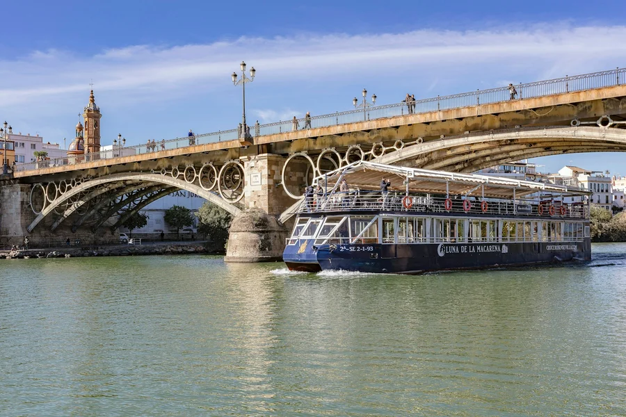 1 klukkustundar borgarferð með Guadalquivir-fljóti í Sevilla, at Cruceros Torre del Oro, Seville