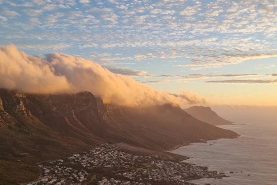 Cape Town: Guided Lions Head Sunrise or Sunset Hike, Cape Town