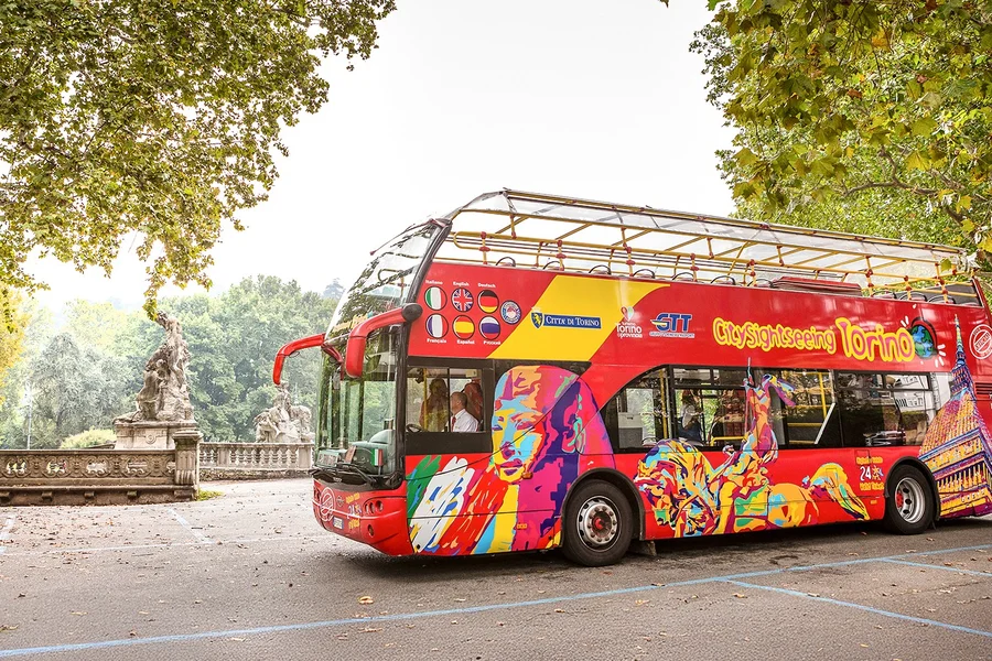 เที่ยวชมเมือง: ทัวร์รถบัส Hop-on Hop-off ในเวโรนา, Turin