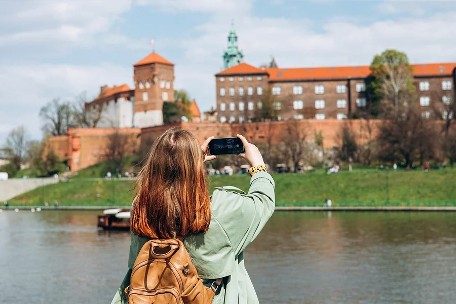 Combinat: Visita guiada pel Castell de Wawel, la Catedral, la Basílica de Santa Maria i el Museu Subterrani del Rynek, at Pomnik Piotra Skargi, Krakow