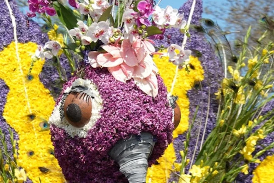 Keukenhof & Flower Parade: Day Tour from Amsterdam + Lunch, at Keukenhof Day Trip, Amsterdam