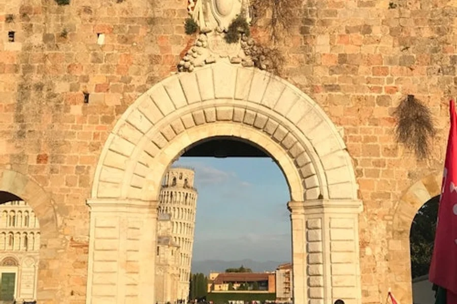 比萨:比萨斜塔门票 + 导览与品酒体验, Pisa