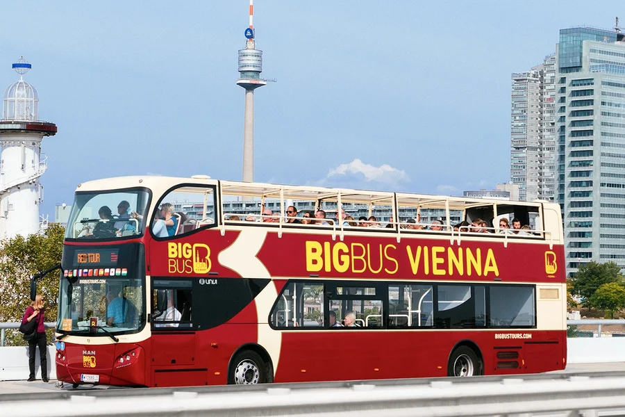 Combo: Tur de autobuz hop-on hop-off Viena + Bilete pentru Palatul Schönbrunn și Palatul Belvedere, Vienna