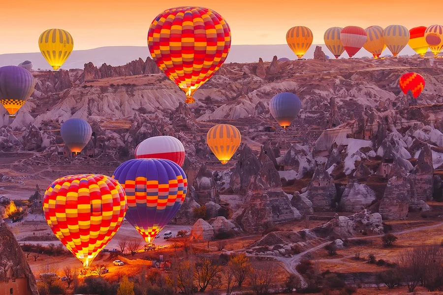 Goreme Valley Sunrise Hot Air Balloon Tour with Breakfast & Transfers, Cappadocia