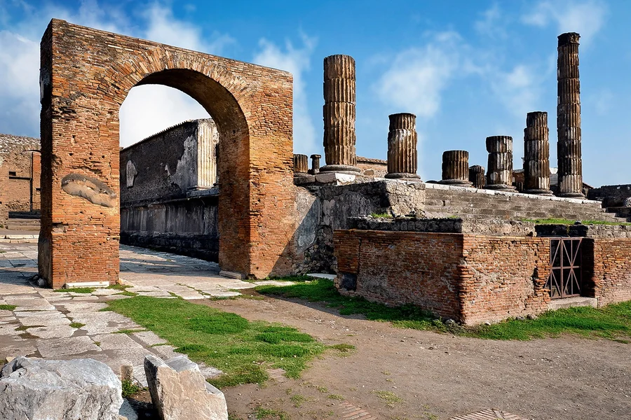 Prohlídka Pompejí s průvodcem - Přednostní vstup s archeologem, at Amphitheatre of Pompeii, Naples