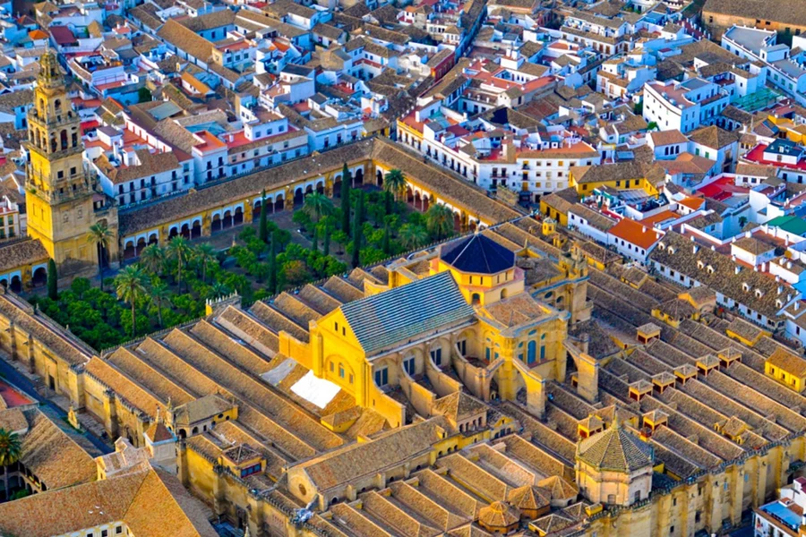 格拉纳达到科尔多瓦清真寺的一日游, at Plaza de Mariana Pineda, Granada