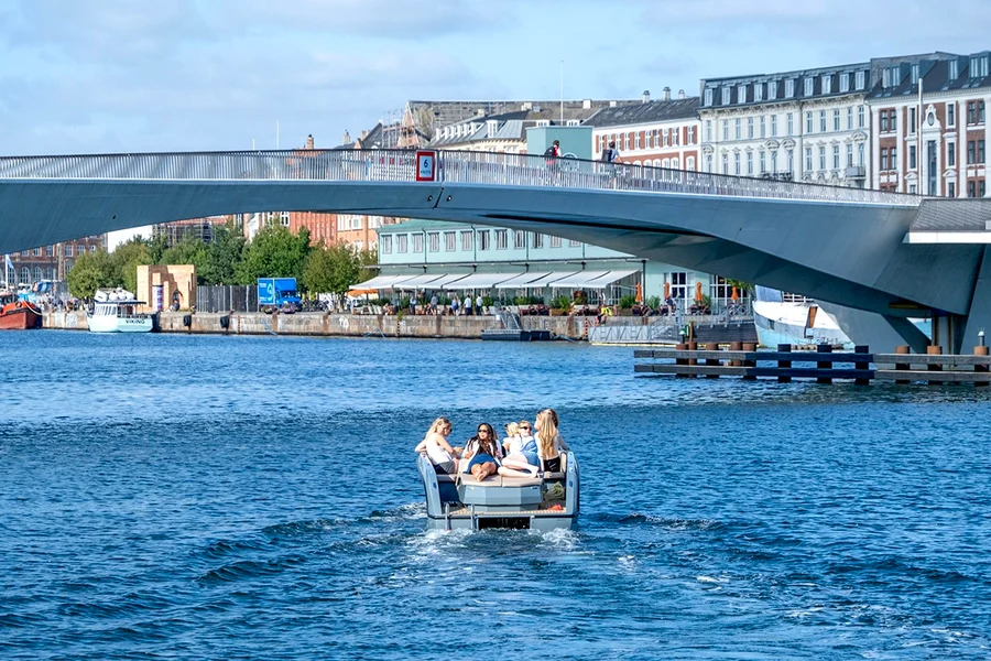 Канално круизно пътуване в Копенхаген с малка група на електрически лодки, at GoBoat Boat Rental - Islands Brygge, Copenhagen