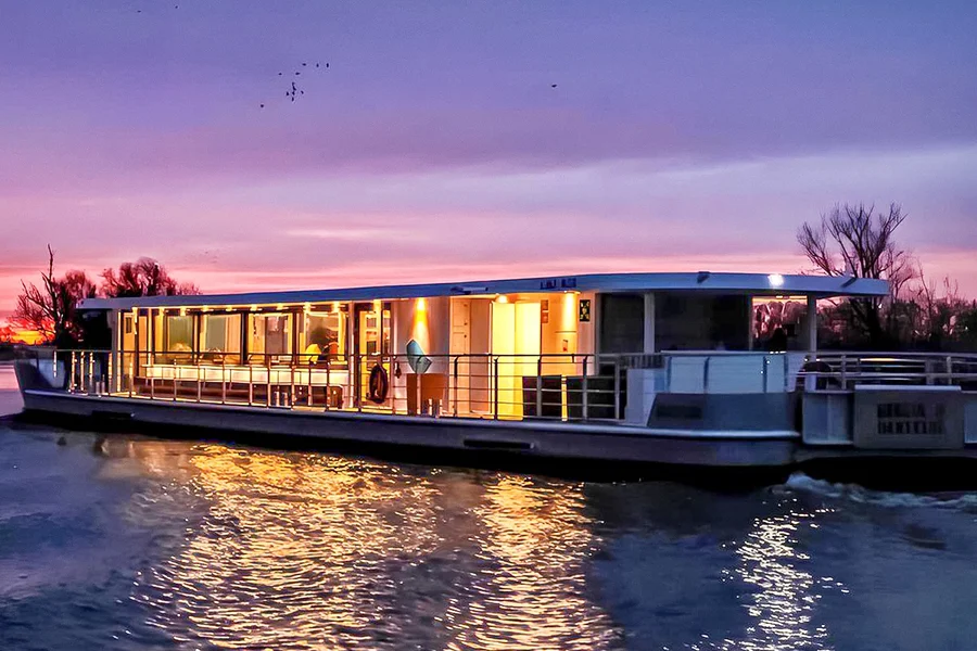 Abendliche Sightseeing-Bootsfahrt in Berlin, at Solarwaterworld Hafen, Berlin