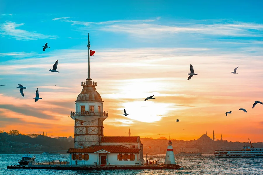博斯普魯斯海峽及金角灣日落遊艇巡遊,並有英語導遊陪同, Istanbul