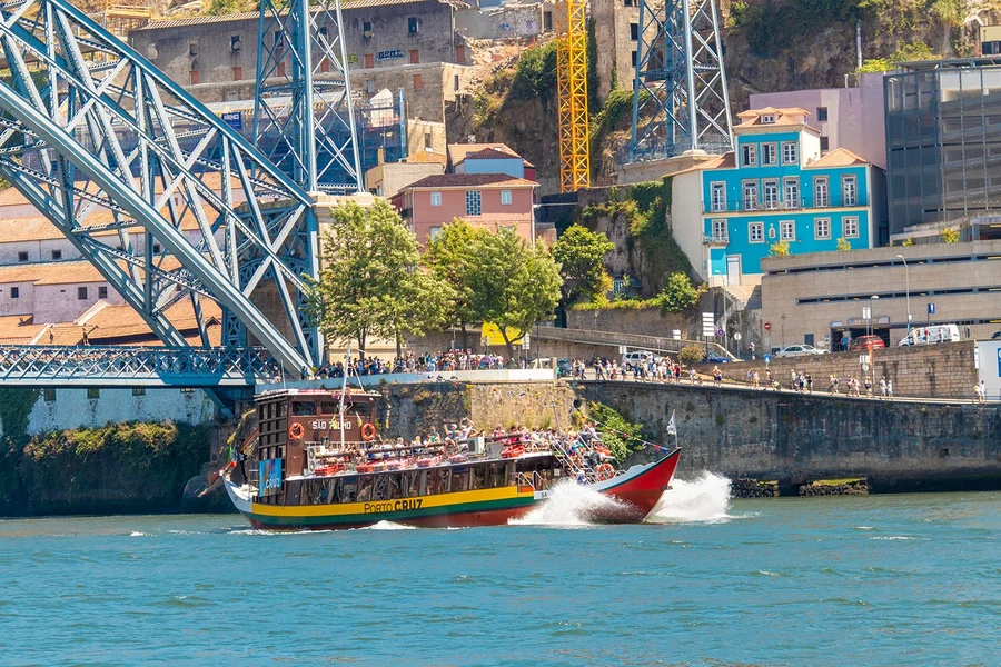 从里贝拉码头出发的波尔图杜罗河六桥巡游, at Cais da Ribeira do Porto, Porto