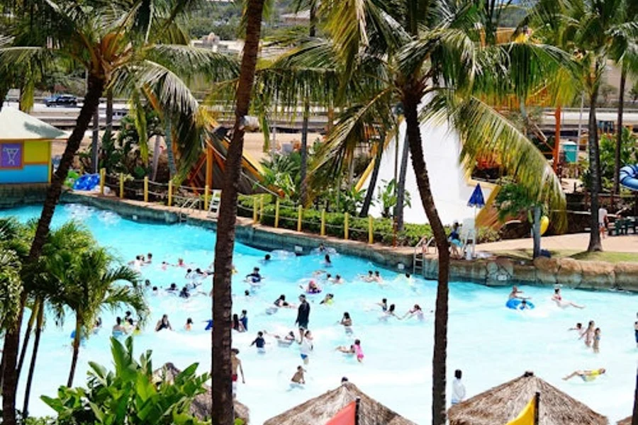 Coral Crater Park & Wet 'n' Wild Hawaii: Zip & Dip + Transport from Waikiki, Hawaii