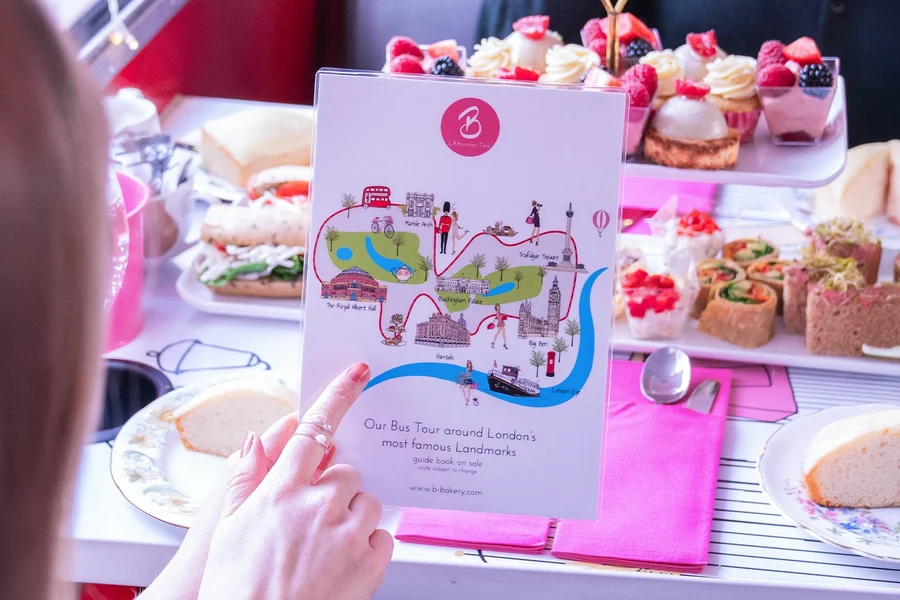 Brigit’s Bakery: Klasyczna Wycieczka Autobusowa z Popołudniową Herbatą, London