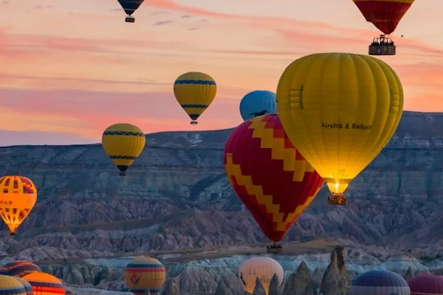 Cappadocia: Sunrise Hot Air Balloon Watching Tour + Roundtrip Transfer, Nevsehir