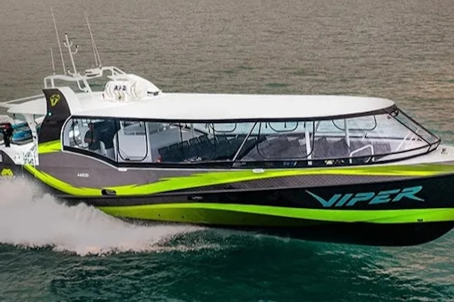 Outer Great Barrier Reef & Whitehaven Beach: Guided Snorkelling Tour from Airlie, Airlie Beach