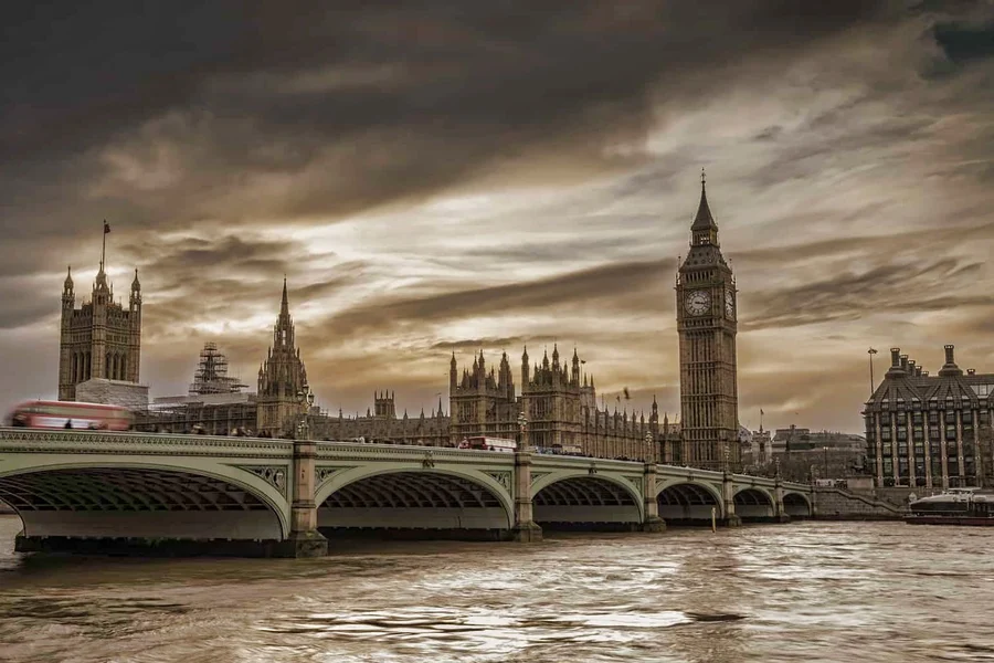 Wycieczka po Londynie Śladami Kuby Rozpruwacza i Nawiedzonych Miejsc, at Evan Evans Office, London