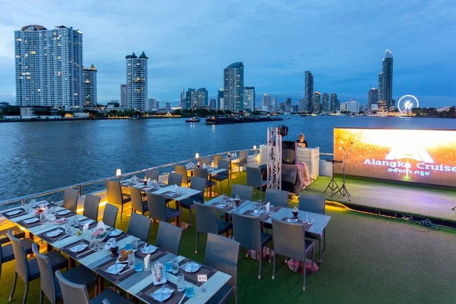 1.5-Hour Sunset Cruise with International Buffet & Live Cabaret, Bangkok