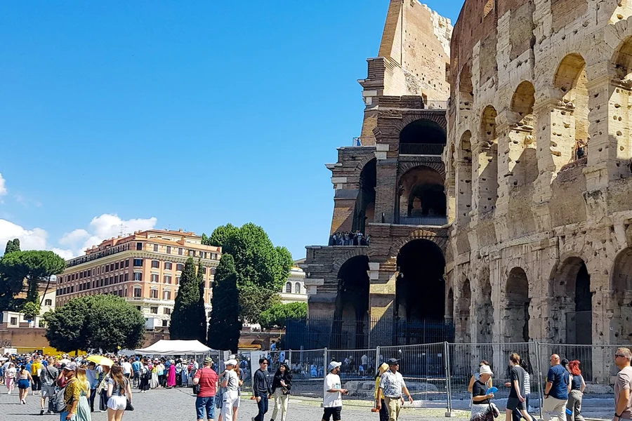 Hosted Entry to Colosseum, Palatine Hill & Roman Forum, Rome