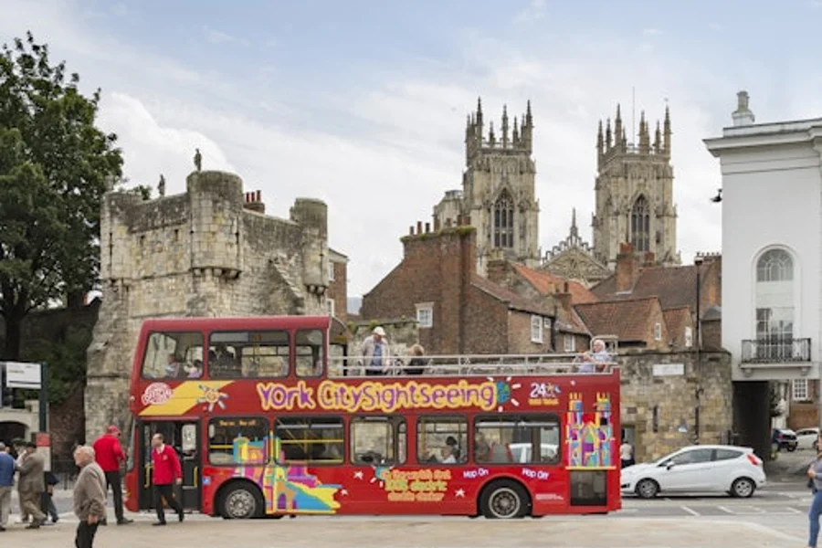 Hop-On Hop-Off Bus York, York