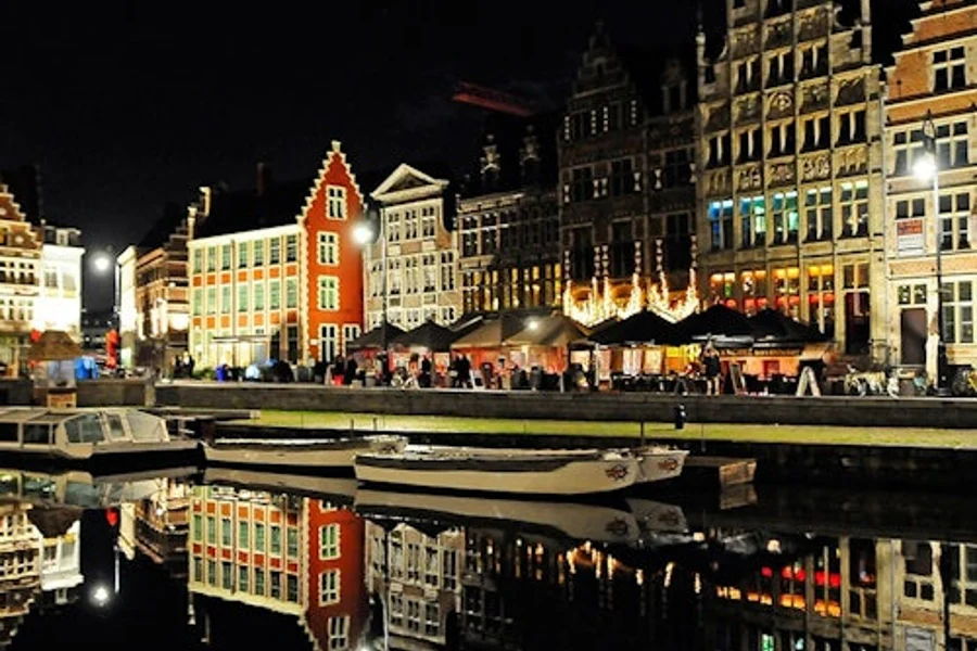 Boat Trip with Gin & Tonic, Ghent