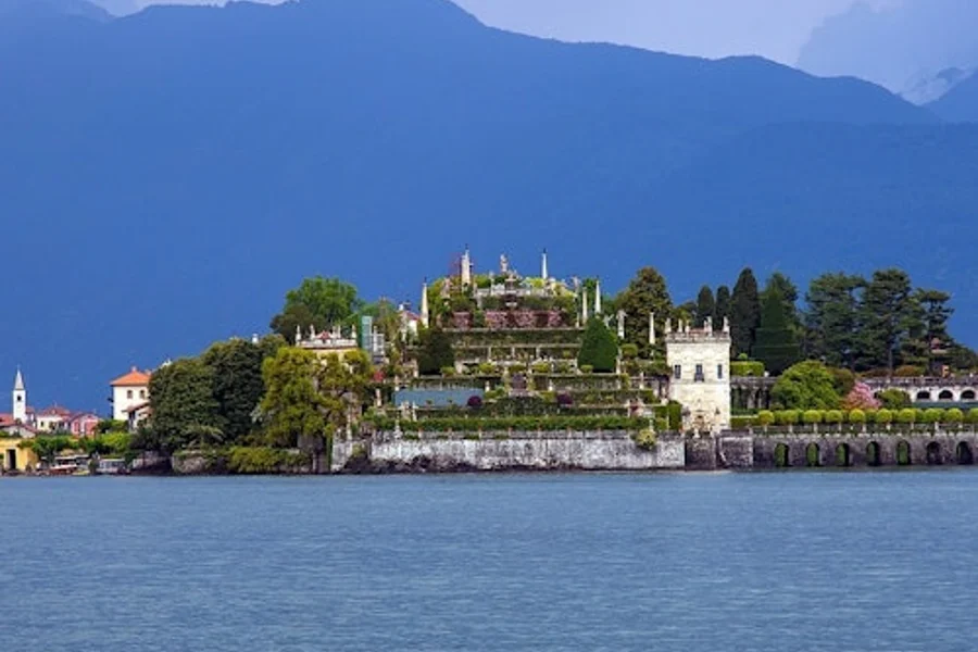 Isola Bella & Isola dei Pescatori: Hop-on Hop-off Taxi Boat Tour, Stresa