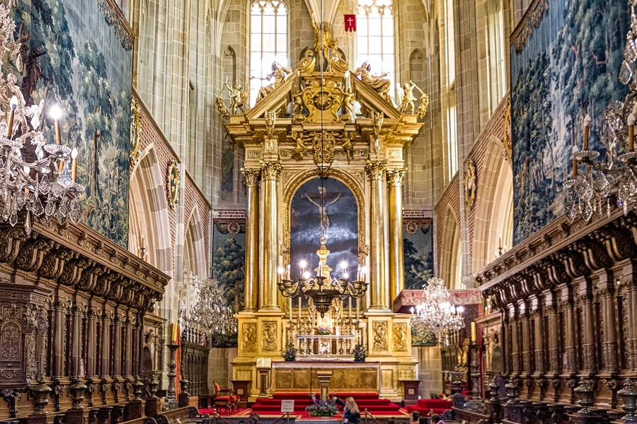 Visita Guiada al Castell de Wawel, la Catedral i les Mines de Sal de Wieliczka amb dinar, at St. Mary Magdalene Square, at the Piotr Skarga Monument plac, Krakow