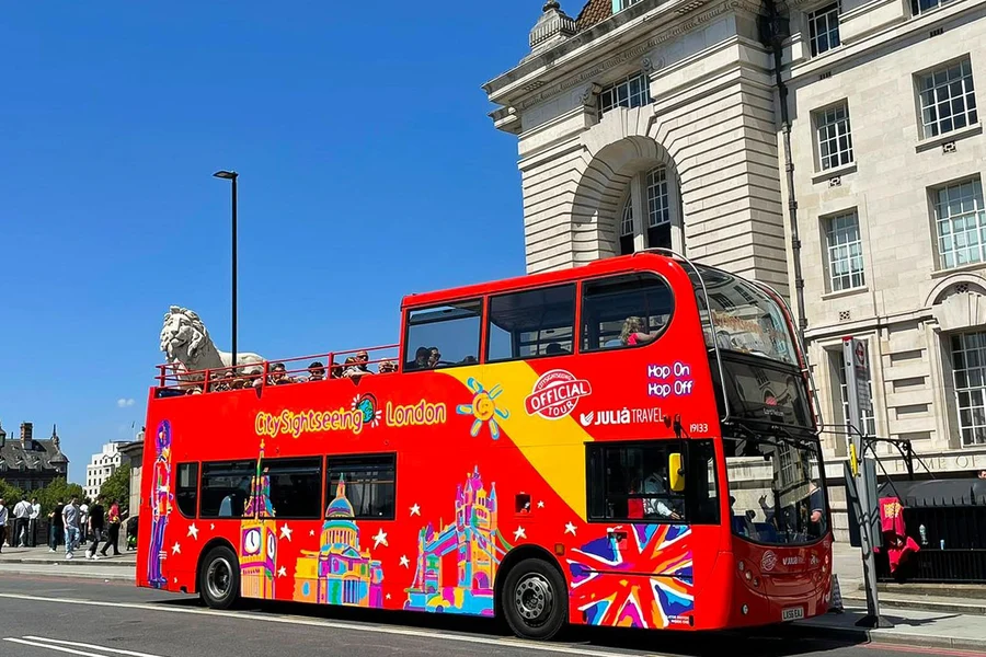 Zwiedzanie Miasta: Londynska Wycieczka Autobusem Hop-on Hop-off z Opcjonalnym Rejsem po Tamizie, London