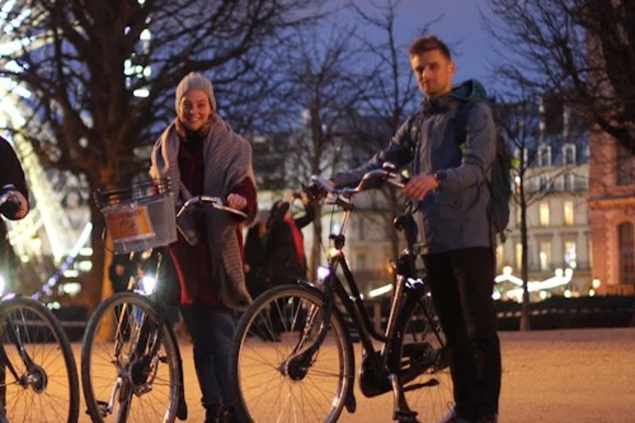 Paris: Guided Night Bike Tour, Paris