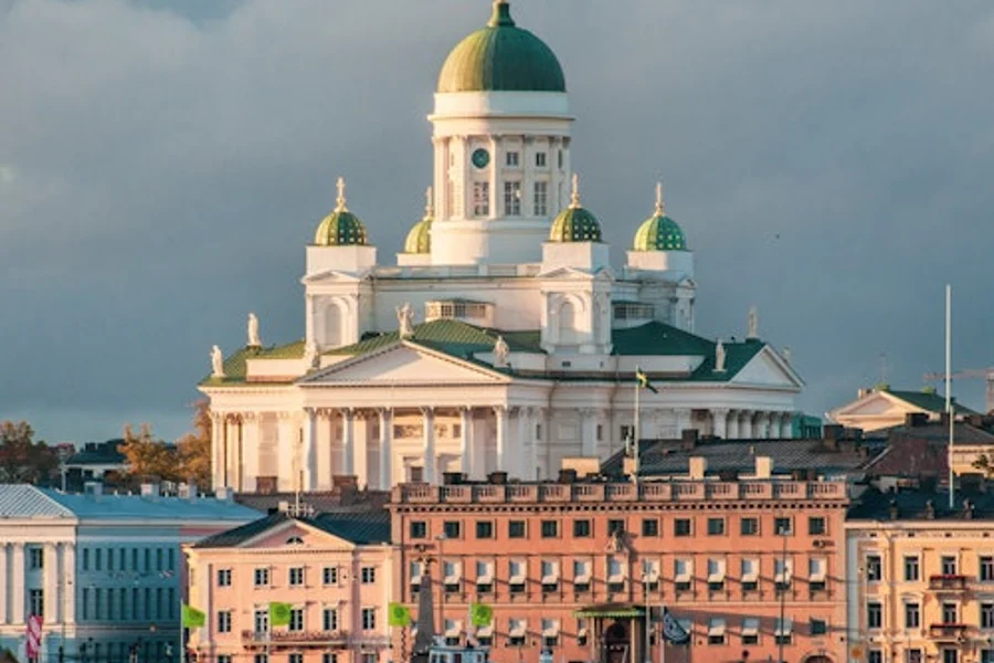 Helsinki: Private Guided Walking Tour with a Sociologist, Helsinki