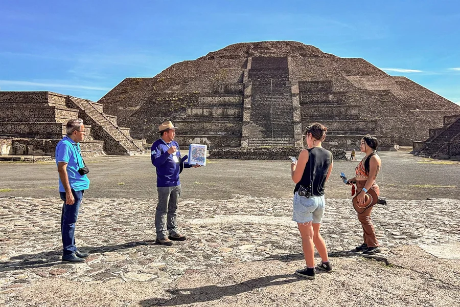 From Mexico City: Teotihuacán, Guadalupe Shrine & Tlatelolco Full-Day Tour, Mexico City