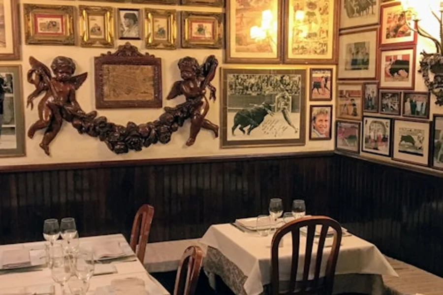 Madrid: Prado Museum + Walking Tour + Lunch at Sobrino de Botín, at 44/8 ม.9 Muang Pattaya, Amphoe Bang Lamung, Madrid