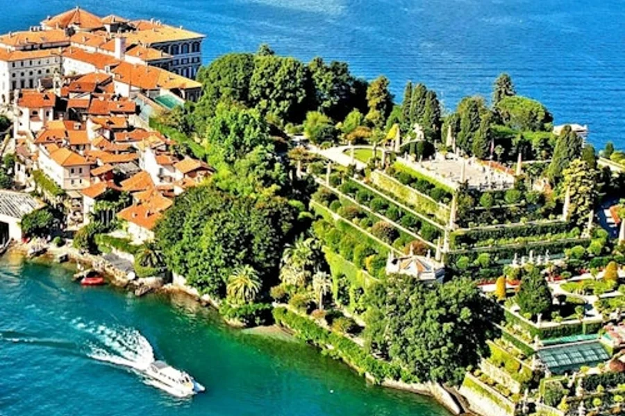 Isola dei Pescatori and Isola Bella: Hop-on Hop-off Boat Tour, Stresa