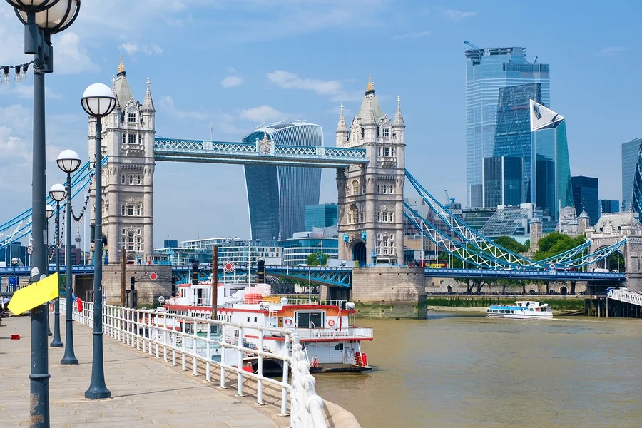 Zwiedzanie z przewodnikiem Tower Bridge i maszynowni oraz rejs po Tamizie, London